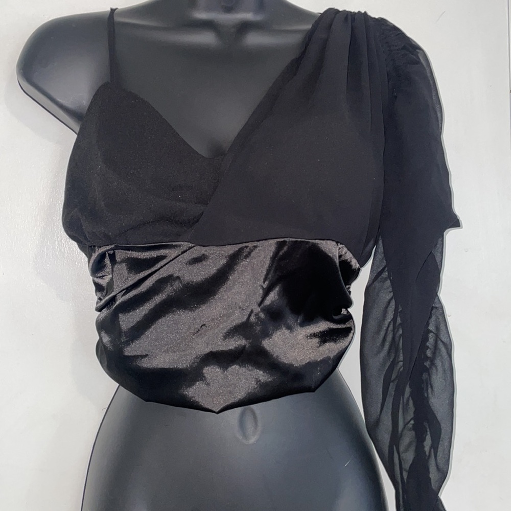 Unique crop shirt.